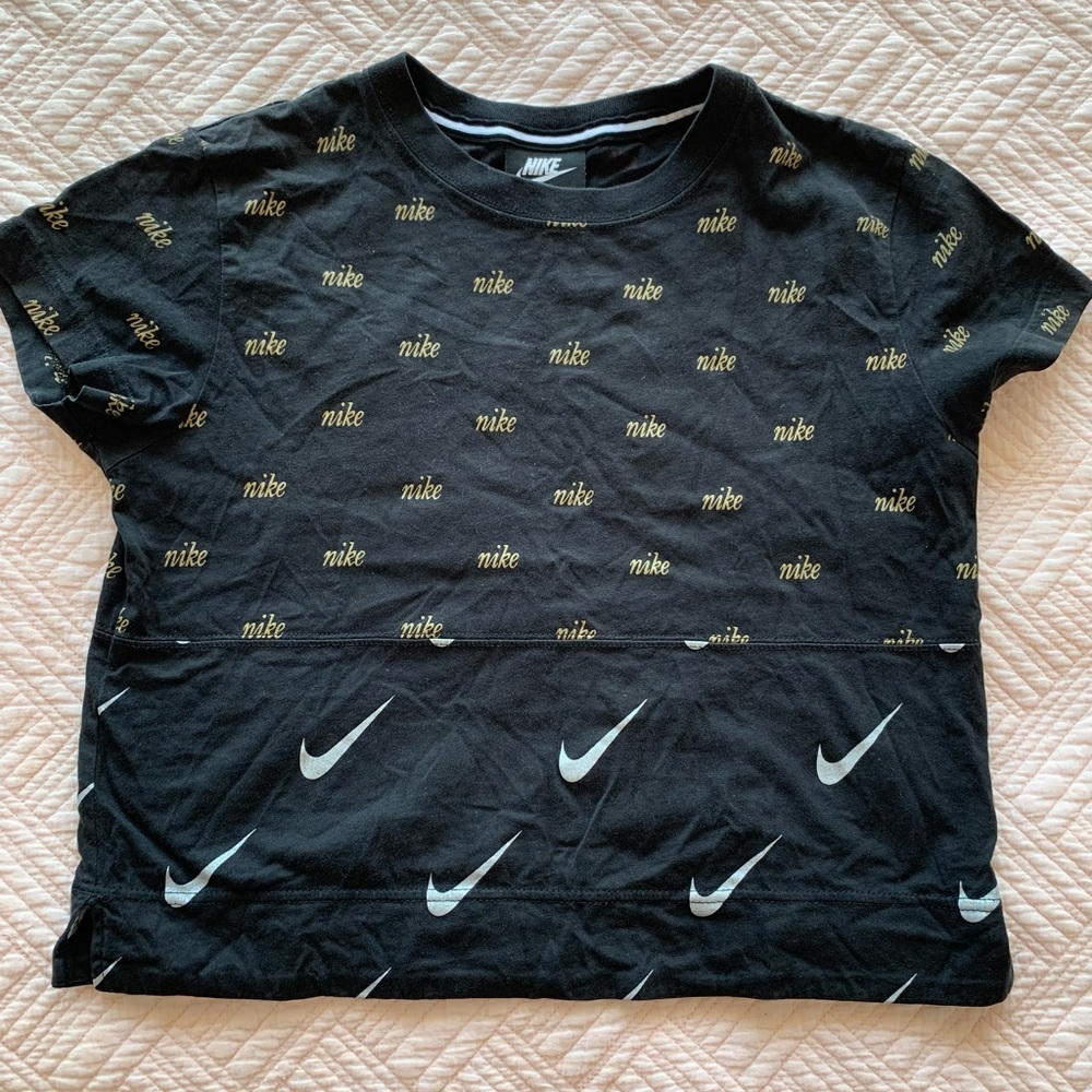 Nike Short Sleeve Cropped Top size Extra Small